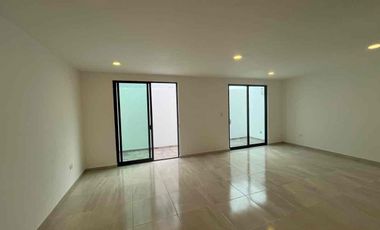 Casa en Venta en Cuautlancingo, 3 recámaras, Jardín, Roof Garden y Casa Club con Alberca