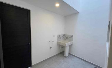 Casa en Venta en Cuautlancingo, 3 recámaras, Jardín, Roof Garden y Casa Club con Alberca