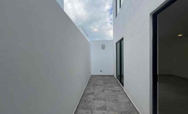 Casa en Venta en Cuautlancingo, 3 recámaras, Jardín, Roof Garden y Casa Club con Alberca