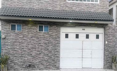 CASA EN VENTA EN GEOPINOS VERACRUZ CON 4 RECÁMARAS EN CLUSTER CON ALBERCA Y JARDIN $1,700,000 (SOLO CRÉDITOS BANCARIOS Y REC PROPIOS)