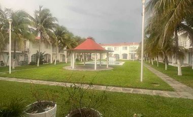 CASA EN VENTA EN GEOPINOS VERACRUZ CON 4 RECÁMARAS EN CLUSTER CON ALBERCA Y JARDIN $1,700,000 (SOLO CRÉDITOS BANCARIOS Y REC PROPIOS)