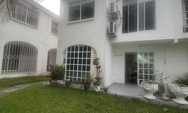 CASA EN VENTA EN GEOPINOS VERACRUZ CON 4 RECÁMARAS EN CLUSTER CON ALBERCA Y JARDIN $1,700,000 (SOLO CRÉDITOS BANCARIOS Y REC PROPIOS)