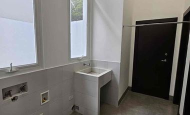 BLUE BAY-MOCOLI SAMBORONDON KM6, Vendo Hermosa casa vista al lago 3 dormitorios $620.000