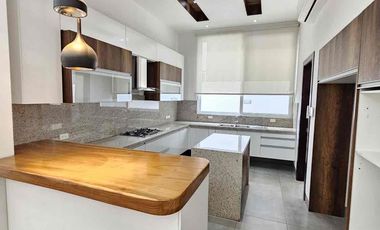 BLUE BAY-MOCOLI SAMBORONDON KM6, Vendo Hermosa casa vista al lago 3 dormitorios $620.000