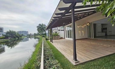 BLUE BAY-MOCOLI SAMBORONDON KM6, Vendo Hermosa casa vista al lago 3 dormitorios $620.000