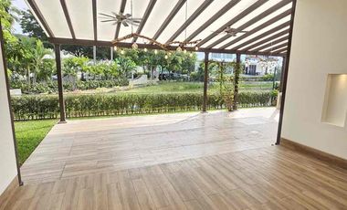 BLUE BAY-MOCOLI SAMBORONDON KM6, Vendo Hermosa casa vista al lago 3 dormitorios $620.000