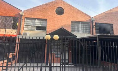 Alquilo Moderna Casa en el barrio san Joaquín