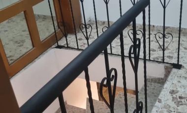 Venta Casa de 4 niveles independientes sector Samaria Pereira