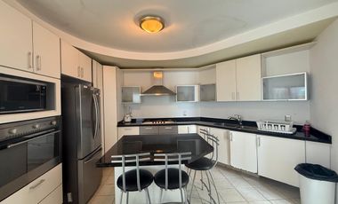 CASA EN VENTA EN FRACCIONAMIENTO LOMAS DE COCOYOC MORELOS