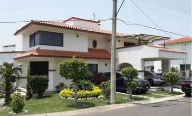 HERMOSA CASA EN COL. FRACCIONAMIENTO LOMAS DE COCOYOC ALCALDÍA ATLATLAHUCAN , GRAN OPORTUNIDAD DE INVERSIÓN