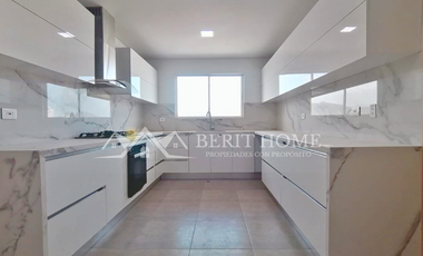 Penthouse con Piscina en Venta