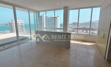 Penthouse con Piscina en Venta