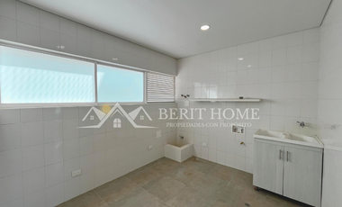 Penthouse con Piscina en Venta