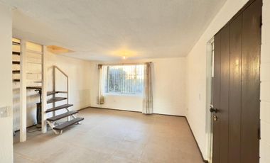 Se vende casa de dos pisos remodelada, 3 piezas 1 baños, Conavicoop, Curicó