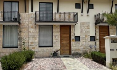 EXCELENTE CASA EN VENTA EN HACIENDA VALBUENA