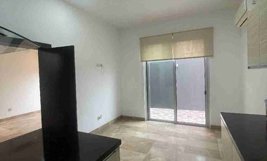 Vendo Casa esquinera Estancias del Río vía a Samborondón cerca de Ciudad Celeste, río centro El Dorado Plaza Batán