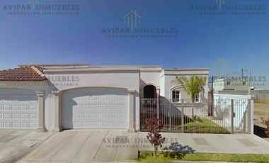 CASA EN VENTA EN CHIHUAHUA, DE LA FAMILIA, VALLE VERDE. (155)