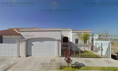 CASA EN VENTA EN CHIHUAHUA, DE LA FAMILIA, VALLE VERDE. (155)