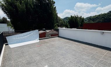 Casa con pozo de agua, rooftop y cochera para 3 autos – Xalapa rumbo a Coatepec