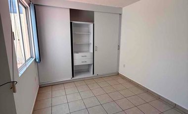 SE VENDE  CASA SEMINUEVA DENTRO RESIDENCIAL EN ZAPATA MORELOS