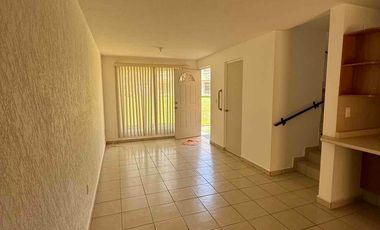 SE VENDE  CASA SEMINUEVA DENTRO RESIDENCIAL EN ZAPATA MORELOS