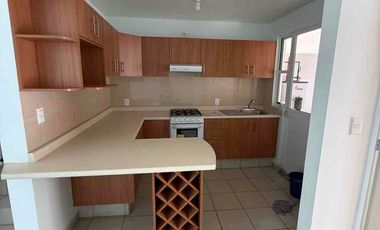 SE VENDE  CASA SEMINUEVA DENTRO RESIDENCIAL EN ZAPATA MORELOS