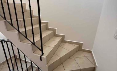 SE VENDE  CASA SEMINUEVA DENTRO RESIDENCIAL EN ZAPATA MORELOS