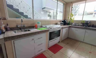 Casa en venta de 3 D, con suite independiente sector puente tres antigua via a Conocoto