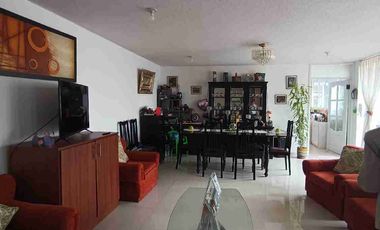 Casa en venta de 3 D, con suite independiente sector puente tres antigua via a Conocoto