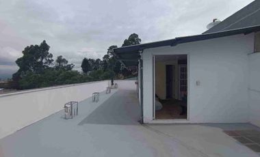 Casa en venta de 3 D, con suite independiente sector puente tres antigua via a Conocoto