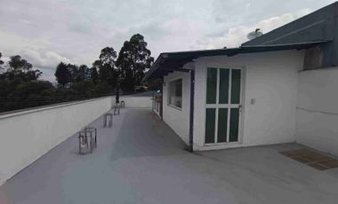 Casa en venta de 3 D, con suite independiente sector puente tres antigua via a Conocoto