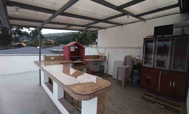 Casa en venta de 3 D, con suite independiente sector puente tres antigua via a Conocoto