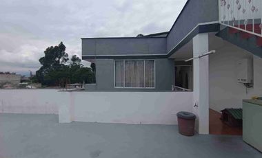 Casa en venta de 3 D, con suite independiente sector puente tres antigua via a Conocoto