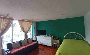 Casa en venta de 3 D, con suite independiente sector puente tres antigua via a Conocoto