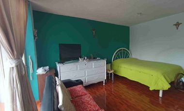 Casa en venta de 3 D, con suite independiente sector puente tres antigua via a Conocoto