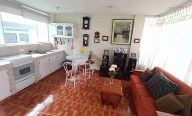 Casa en venta de 3 D, con suite independiente sector puente tres antigua via a Conocoto