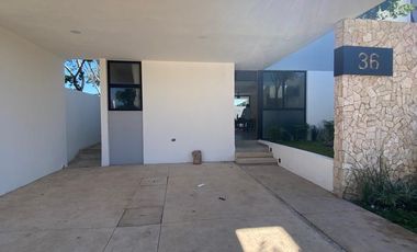 CASA EN PRIVADA ARBELIA RESIDENCIAL CONKAL