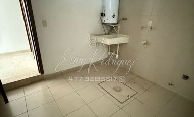 CASA EN RENTA EN LA MARINA. León,Gto; VISTA A LA PRESA, JARDÍN AMPLIO, 3 REC. CON BAÑO, CLUB CON ALBERCA