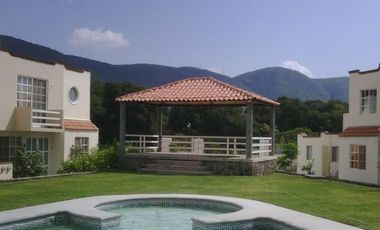 PRECIOSA CASA DE REMATE CON ALBERCA!!!