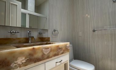 Casa remodelada de 1 piso en Villas del Mesón
