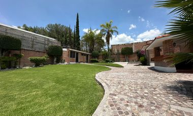 Casa remodelada de 1 piso en Villas del Mesón