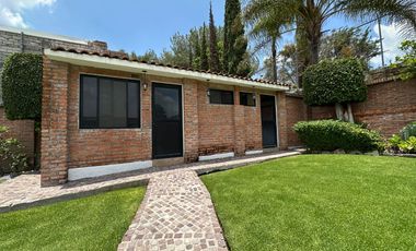 Casa remodelada de 1 piso en Villas del Mesón