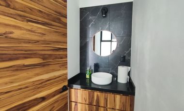 Se vende preciosa casa, sola, nueva,  de 3 recámaras con alberca, en el Fraccionamiento Las Fincas, en Jiutepec, Mor.