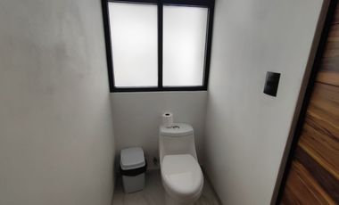 Se vende preciosa casa, sola, nueva,  de 3 recámaras con alberca, en el Fraccionamiento Las Fincas, en Jiutepec, Mor.