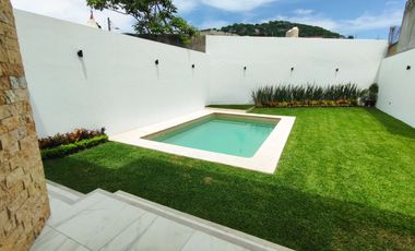 Se vende preciosa casa, sola, nueva,  de 3 recámaras con alberca, en el Fraccionamiento Las Fincas, en Jiutepec, Mor.