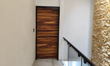 Se vende preciosa casa, sola, nueva,  de 3 recámaras con alberca, en el Fraccionamiento Las Fincas, en Jiutepec, Mor.