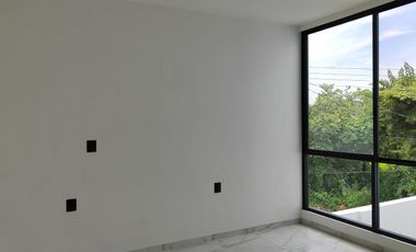 Se vende preciosa casa, sola, nueva,  de 3 recámaras con alberca, en el Fraccionamiento Las Fincas, en Jiutepec, Mor.