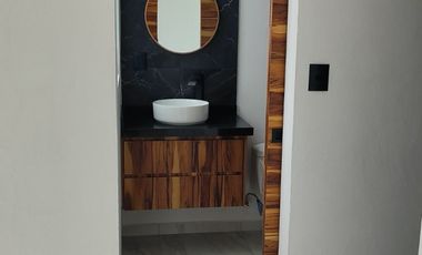 Se vende preciosa casa, sola, nueva,  de 3 recámaras con alberca, en el Fraccionamiento Las Fincas, en Jiutepec, Mor.