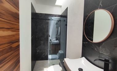 Se vende preciosa casa, sola, nueva,  de 3 recámaras con alberca, en el Fraccionamiento Las Fincas, en Jiutepec, Mor.