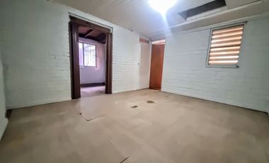Casa Esquina Regularizada Con Depto Interior 2dorm /2baños